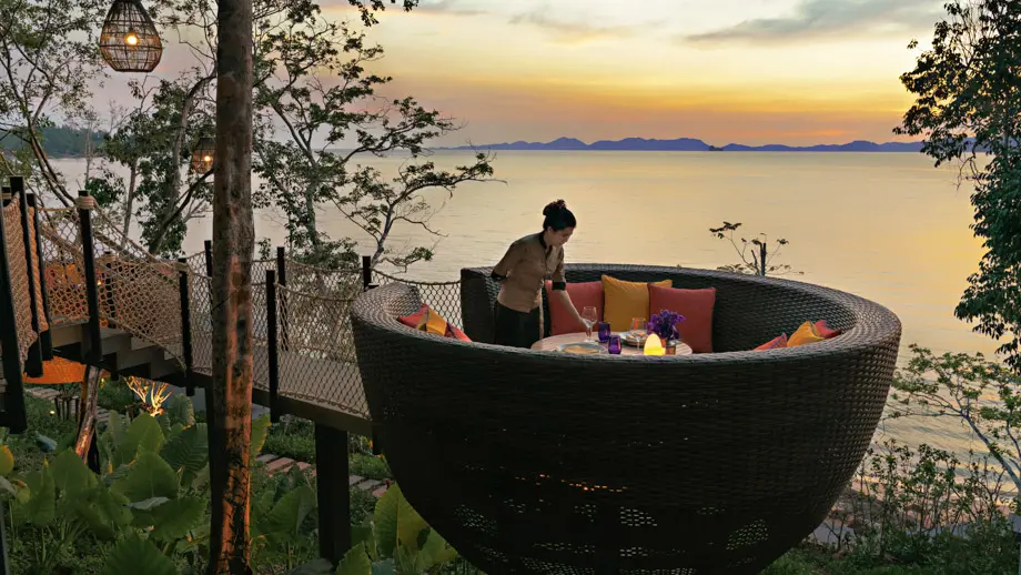 Bird's Nest Dining in Krabi Banyan Tree