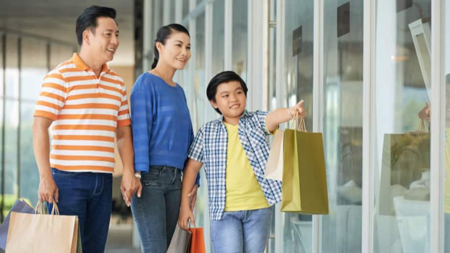 family-shopping_lifesyle-shot.jpg
