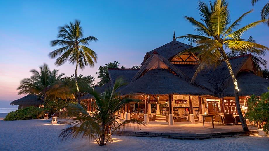 Banyan Tree Maldives Vabbinfaru Dining - Naiboli Bar