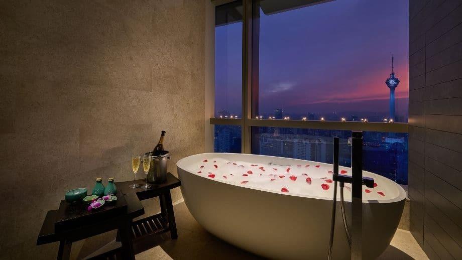 Banyan Tree Malaysia Kuala Lumpur Accommodation - Signature Sky Retreat Bathtub