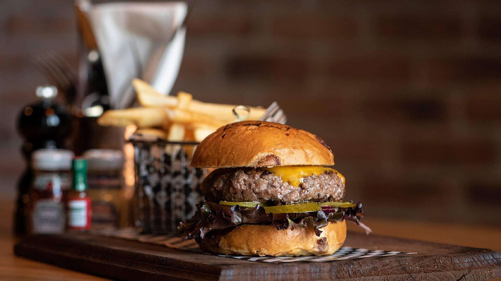 Banyan Tree Mexico Mayakoba Dining - The Burger Shop Chef Selection
