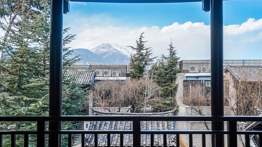 TwoBedroom Mountain View Duplex in Lijiang Banyan Tree