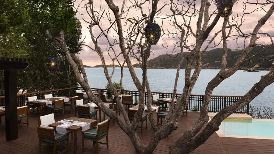 Las Rocas dinning area