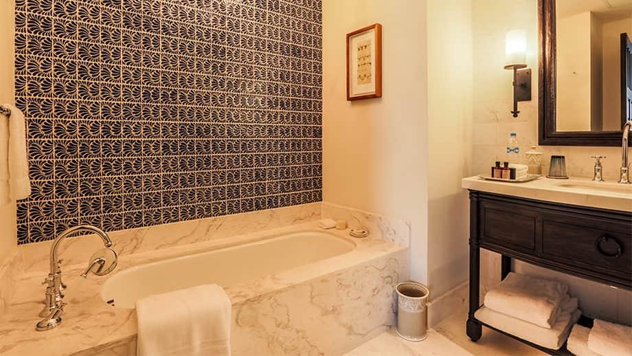 Deluxe bathroom