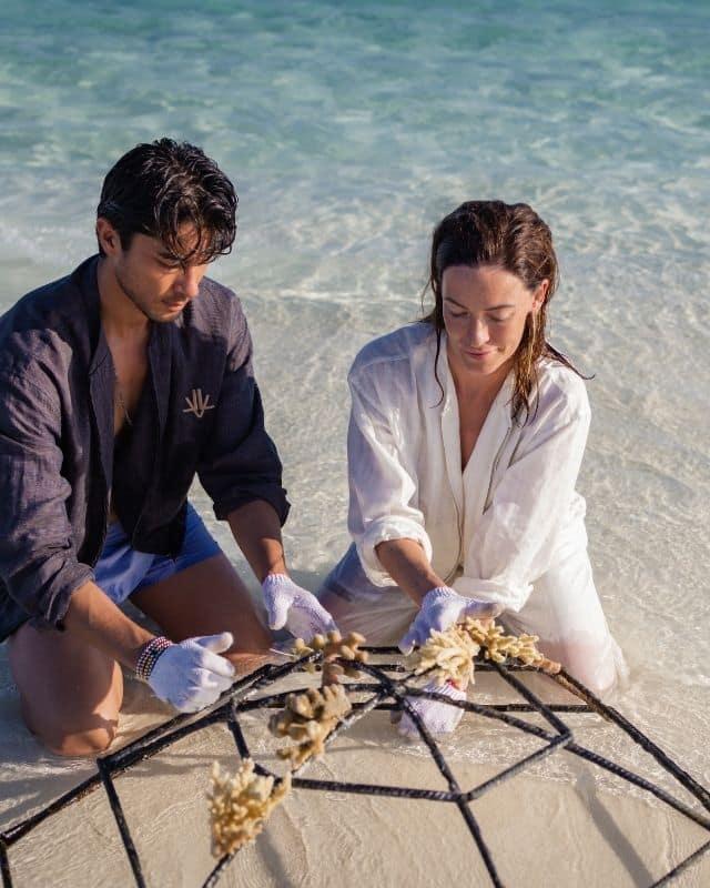 Banyan Tree Maldives Vabbinfaru - Marine Conservation Coral Planting