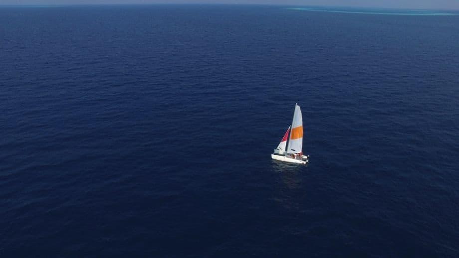 Banyan Tree Maldives Vabbinfaru Gallery - Watersports Catamaran
