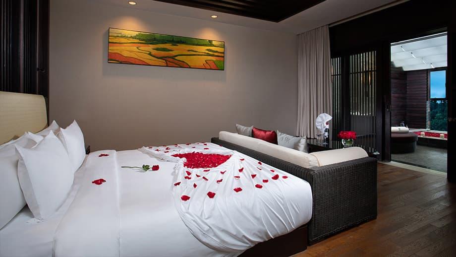 hot-spring-retreat-king-other-image2.jpg