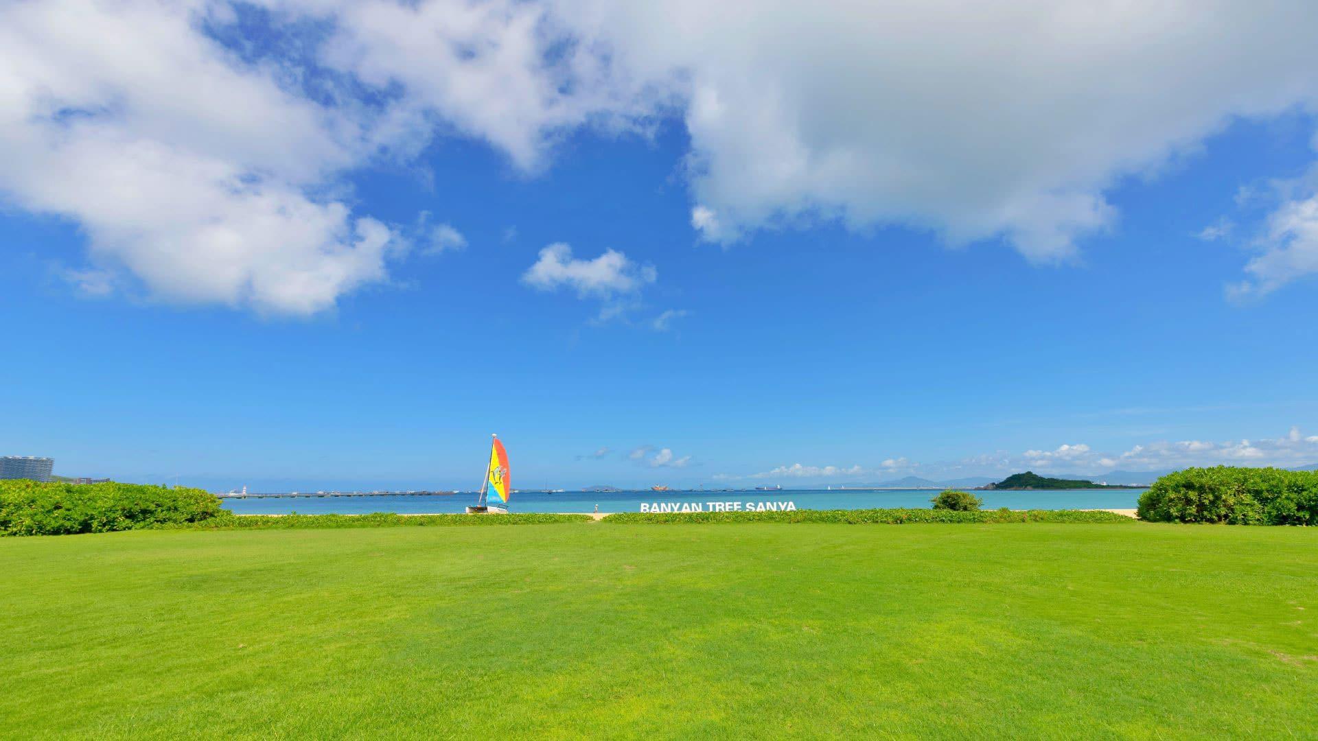 sanya oceanfront lawn