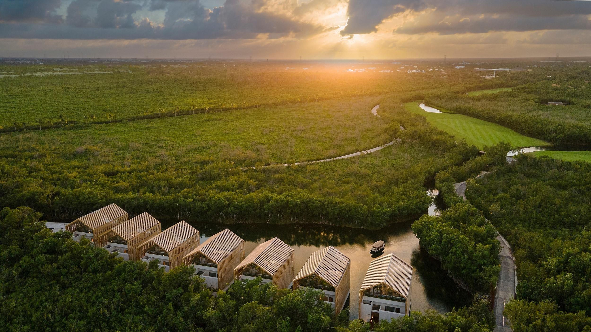 MY_view-lagoon_sunset_rooftop_pool_villas