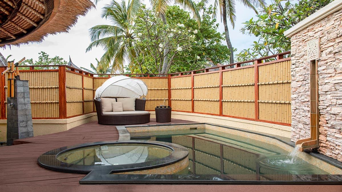 Pool and Jet Pool of Grand Beachfront Villa