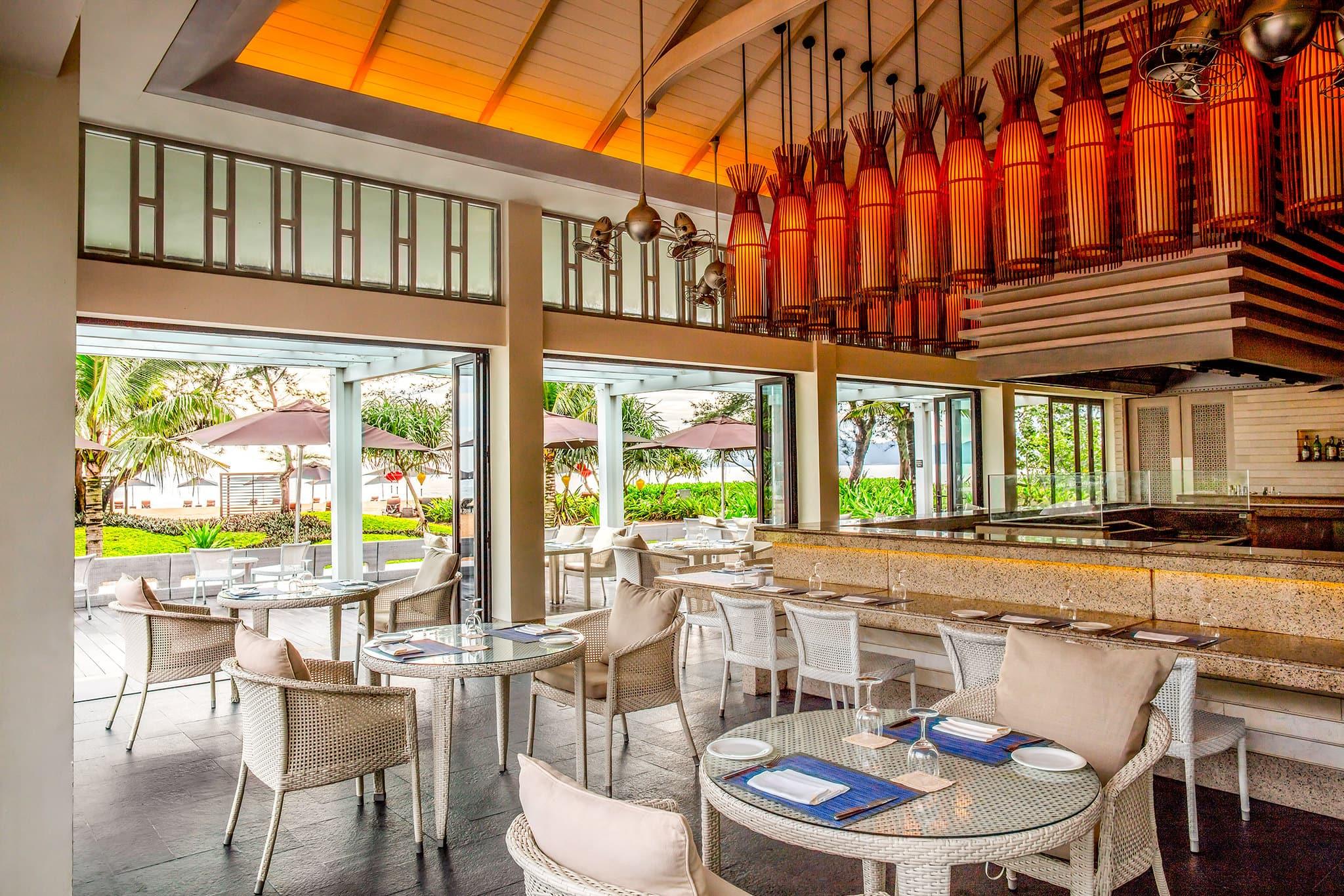 BT-Azura Restaurant