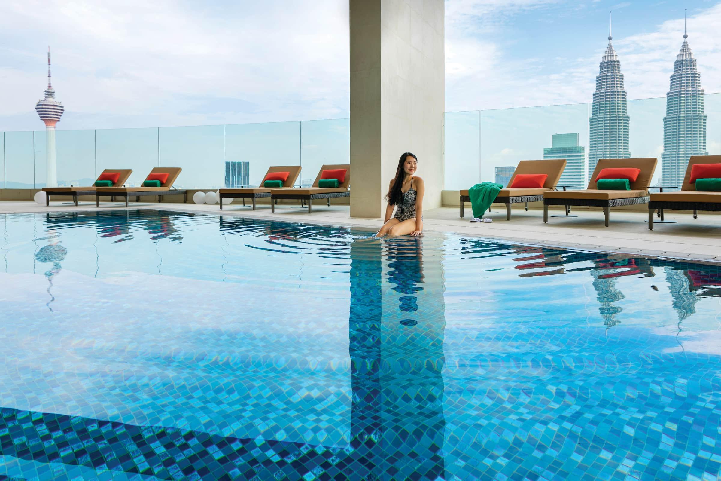 BTMYKL_Pool_Lifestyle