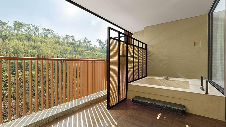 HillsideViewBedroom-Balcony