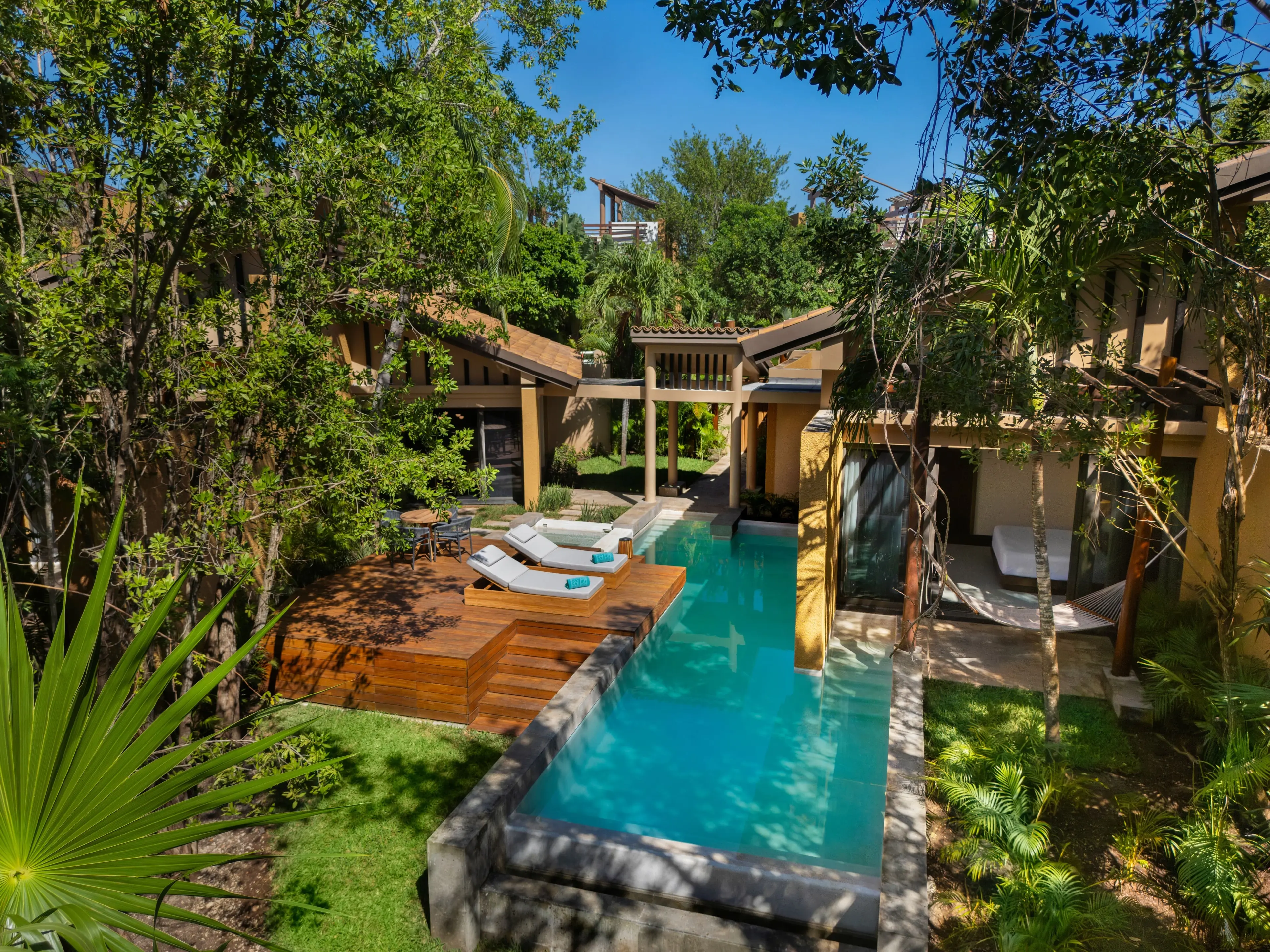 BTMXMY_DELUXE_POOL_VILLA_WITH_LIVING_ROOM_VIEW