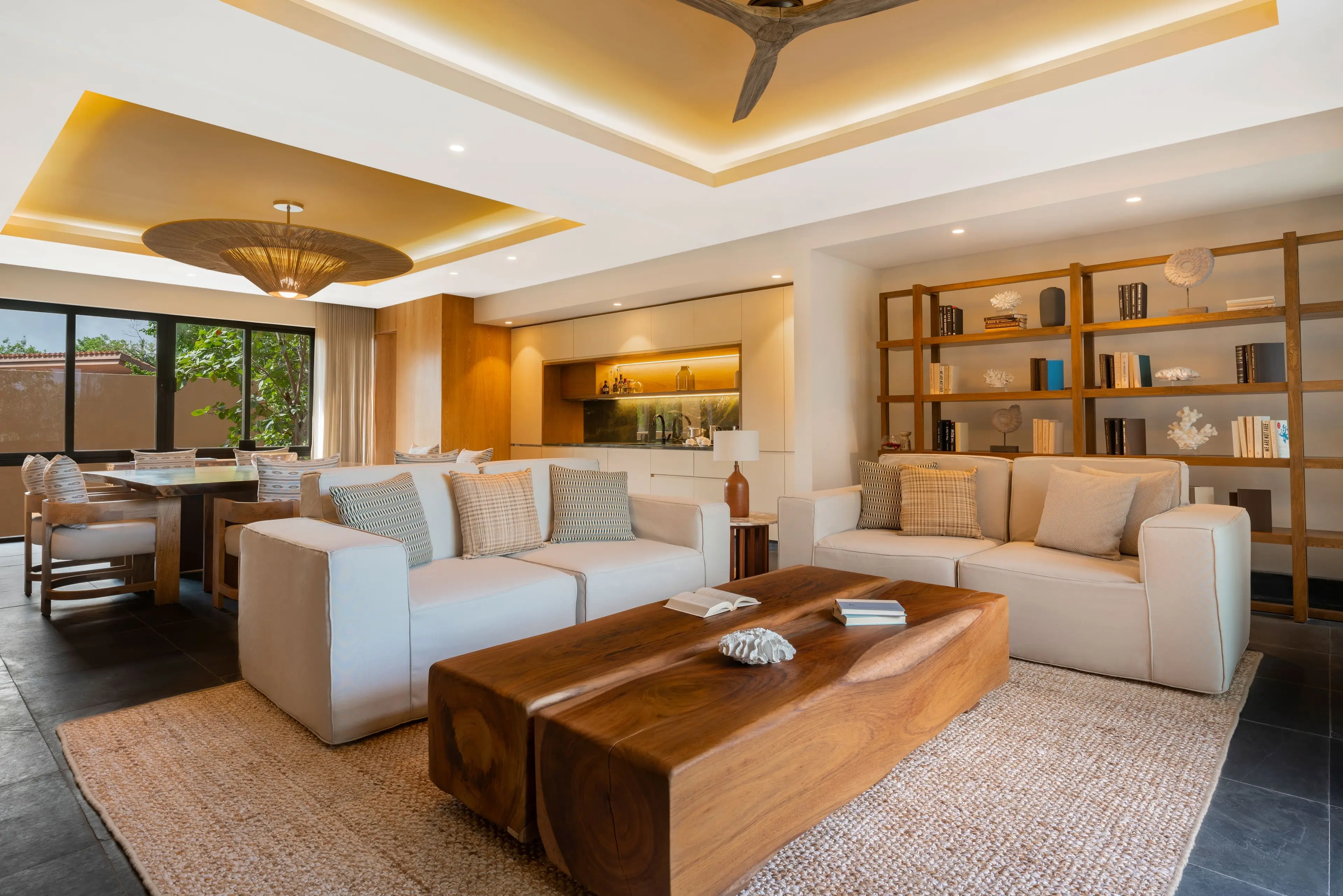 BTMXMY_THREE_BEDROOM_FAMILY_RESIDENCE_LIVING_ROOM