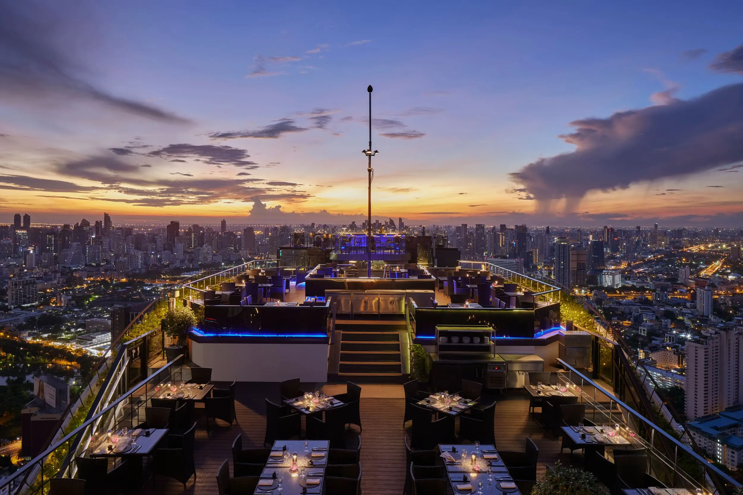 Banyan Tree Bangkok_Vertigo_Sunset