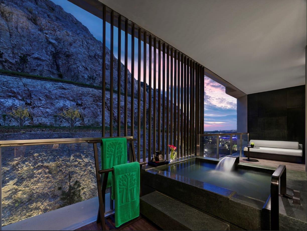 ROOM VIEW