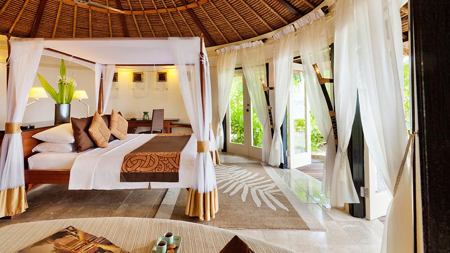 Banyan Tree Maldives Vabbinfaru Accommodation - Beachfront Pool Villa Bedroom