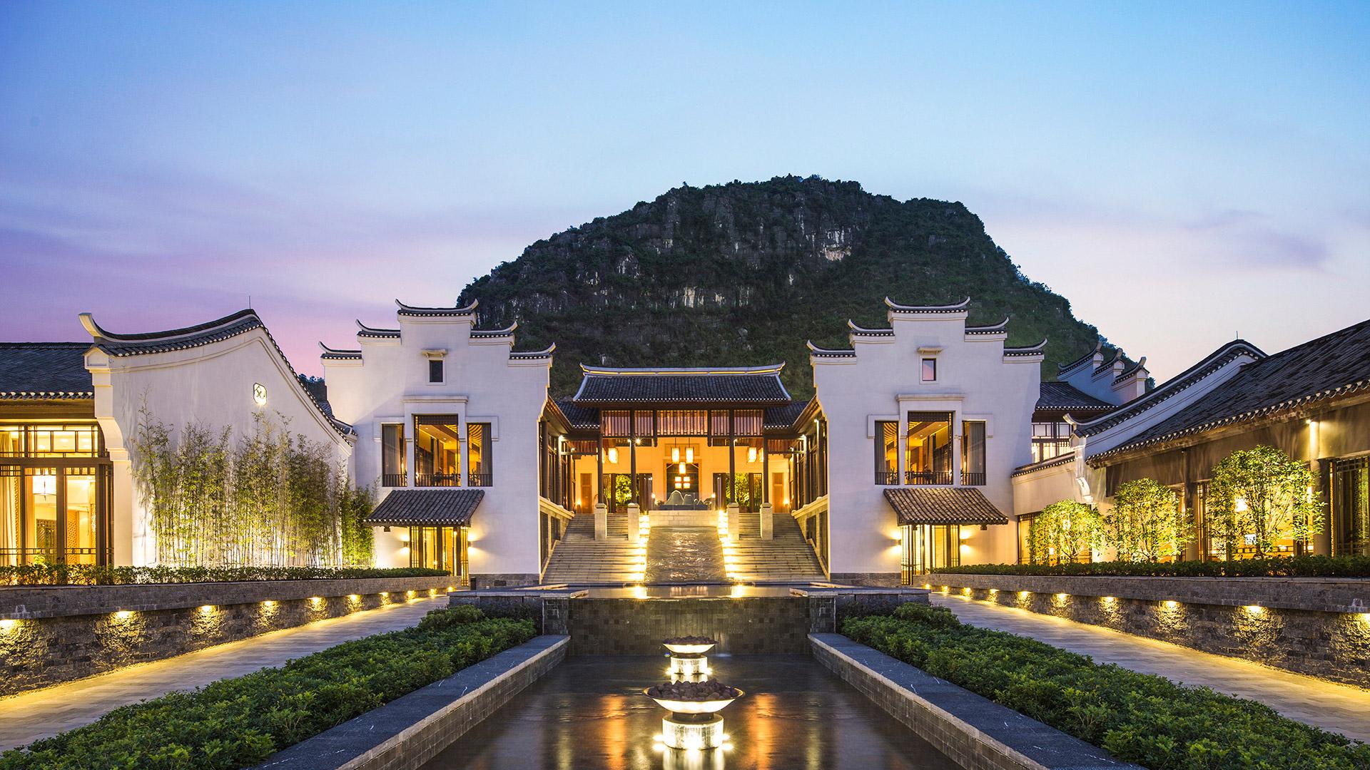 Guilin Mountain Resort & Hotel in Yangshuo Banyan Tree