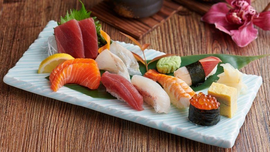 ebisu-at-altitude_sushi-sashimi-combination.jpg
