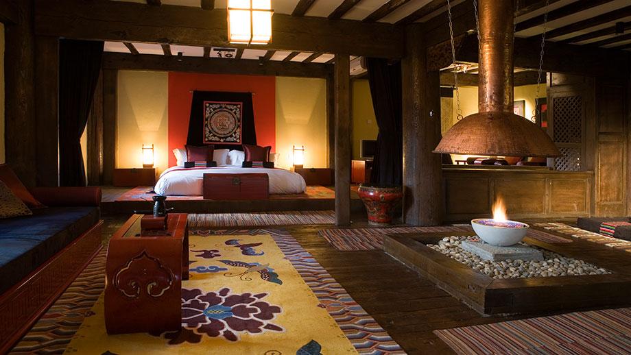 Banyan Tree China Ringha Accommodation - Two Bedroom Tibetan Lodge Bedroom