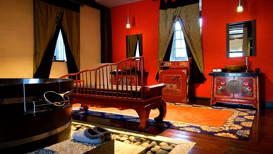 Banyan Tree China Ringha Accommodation - Two Bedroom Tibetan Lodge Living Area