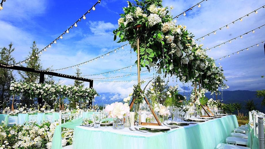 Banyan Tree China Jiuzhaigou Weddings Honeymoons - Lawn