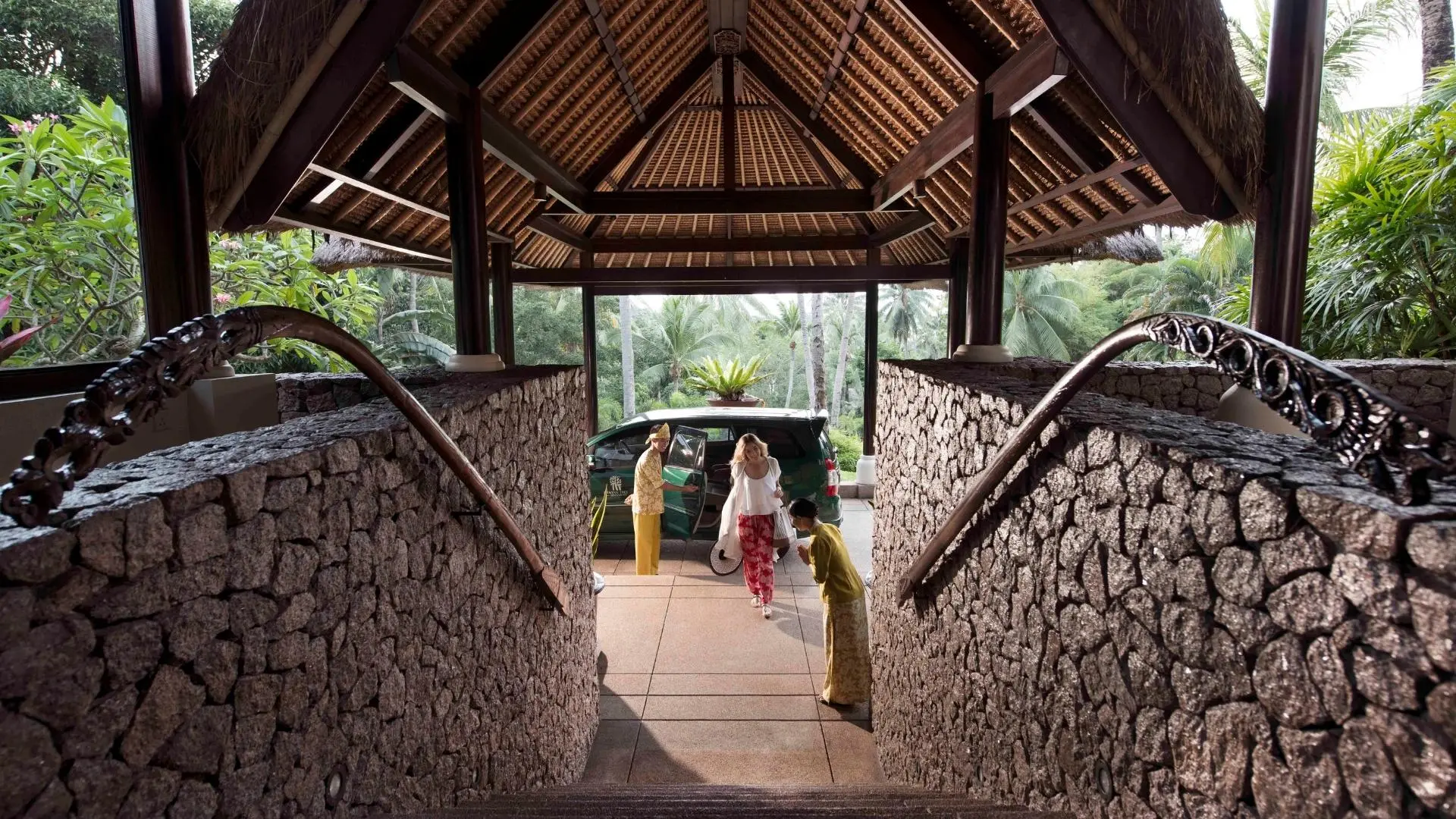 Luxury Hotel Deals Offers by Banyan Tree Bintan