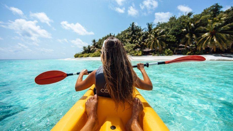 Banyan Tree Vabbinfaru Maldives Watersports Kayak