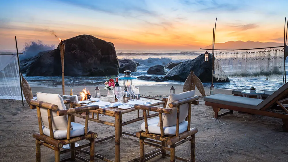Lang Co sunset dining beach