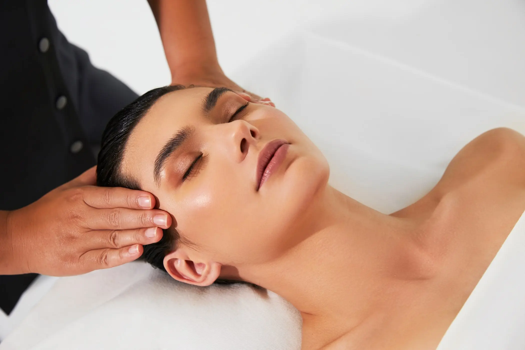 Pressure Points to Relieve Stress and Headaches wellbeing banyan tree spa academy