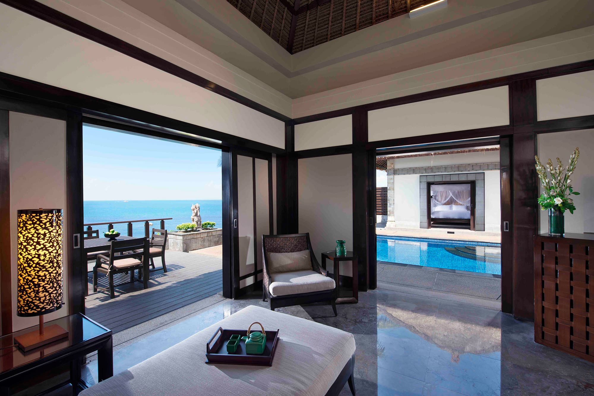 Banyan tree resorts. Banyan Tree Sanya Resort & Spa 5*. Banyan Tree Саудовская Аравия отель. Banyan Tree Dubai 5. Banyan Tree veya Valle de Guadalupe Hotel