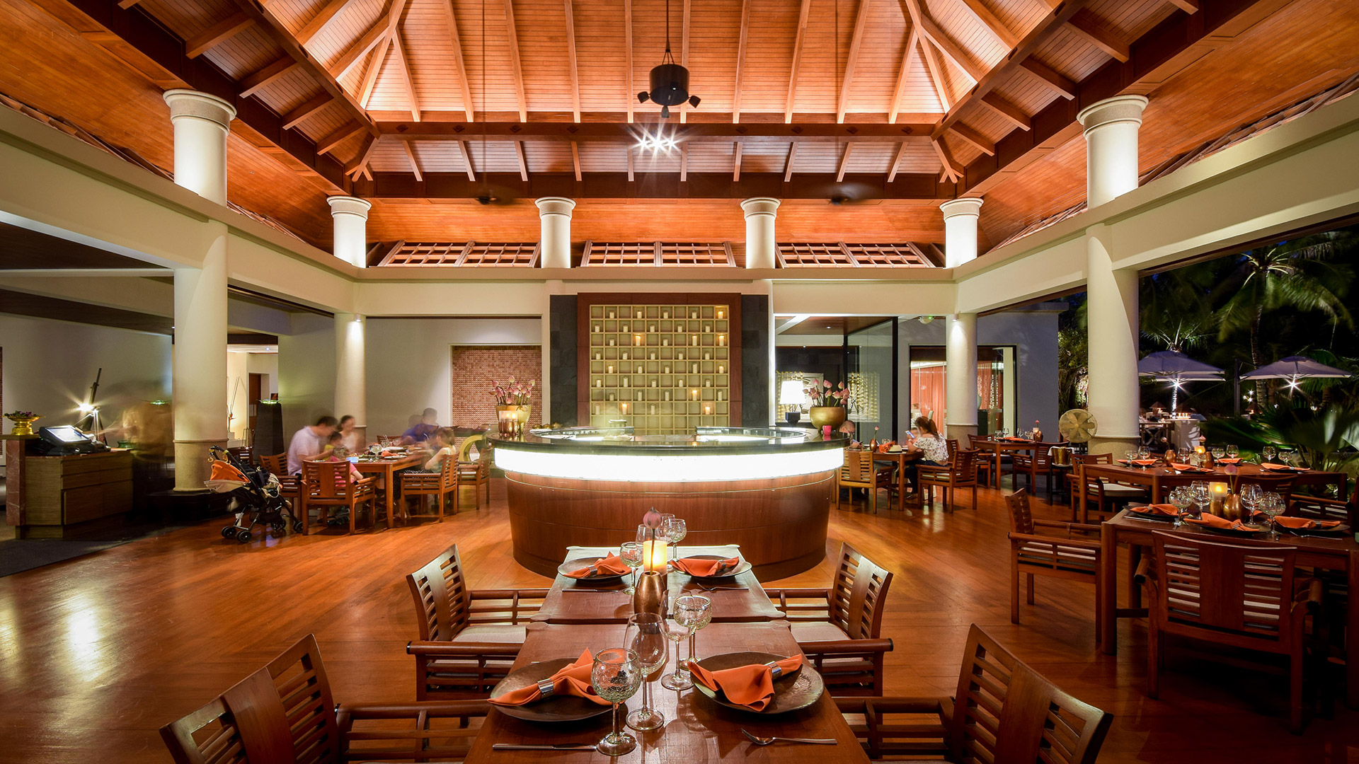 Banyan Tree Thailand Phuket Dining - Dining