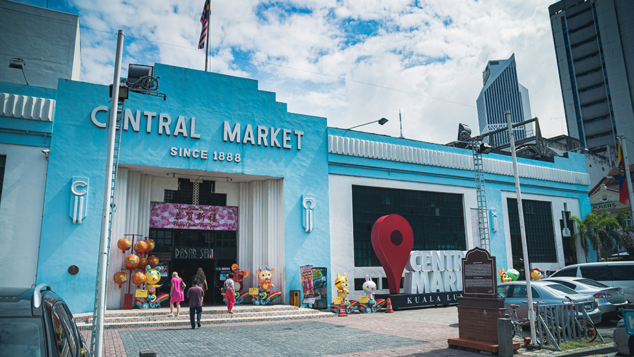 Banyan Tree Malaysia Pavilion Hotel Experiences - Central Market Day Shot