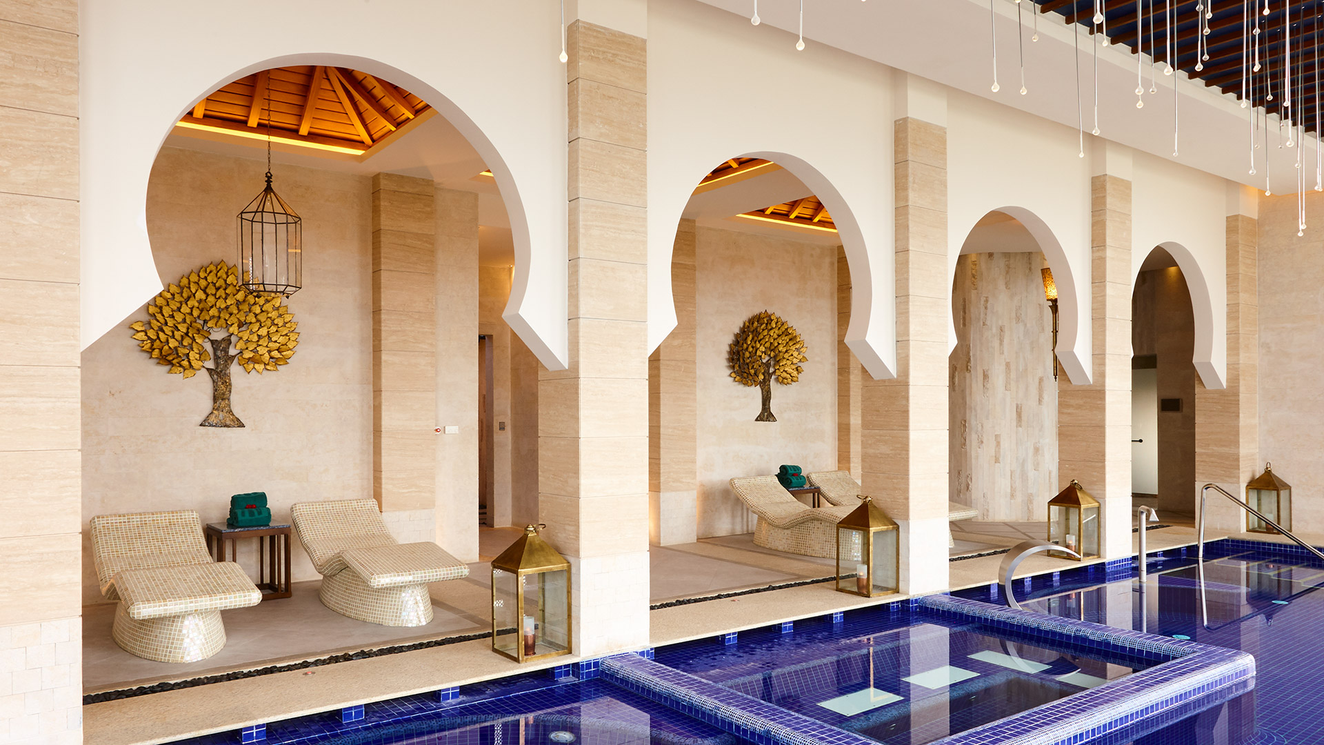 Luxury Hydrothermal Therapy Spa The Rainforest