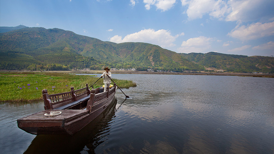 Cruise along the Tengchong Wetlands