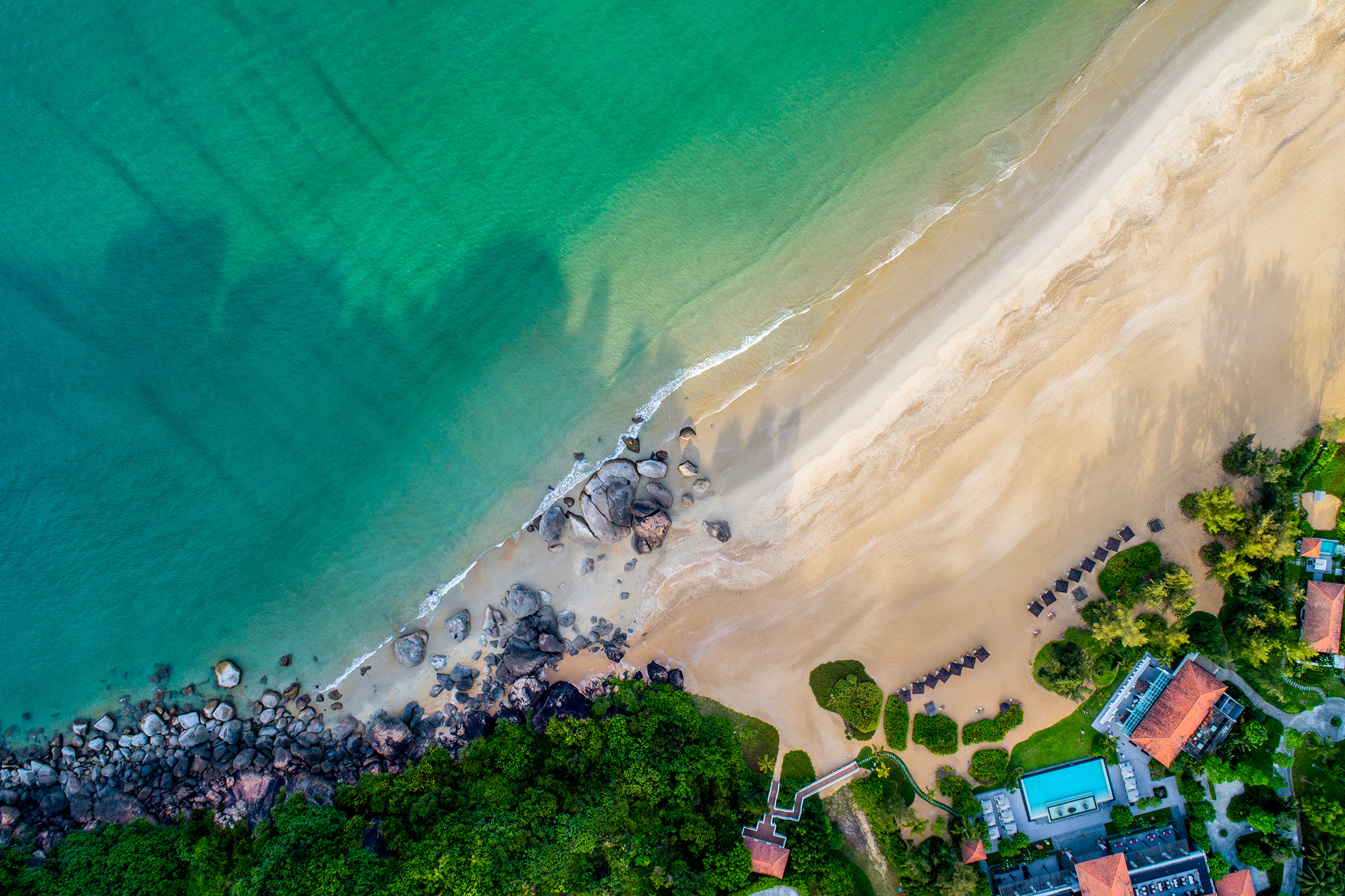 Banyan Tree Lang Co Canh Duong beach