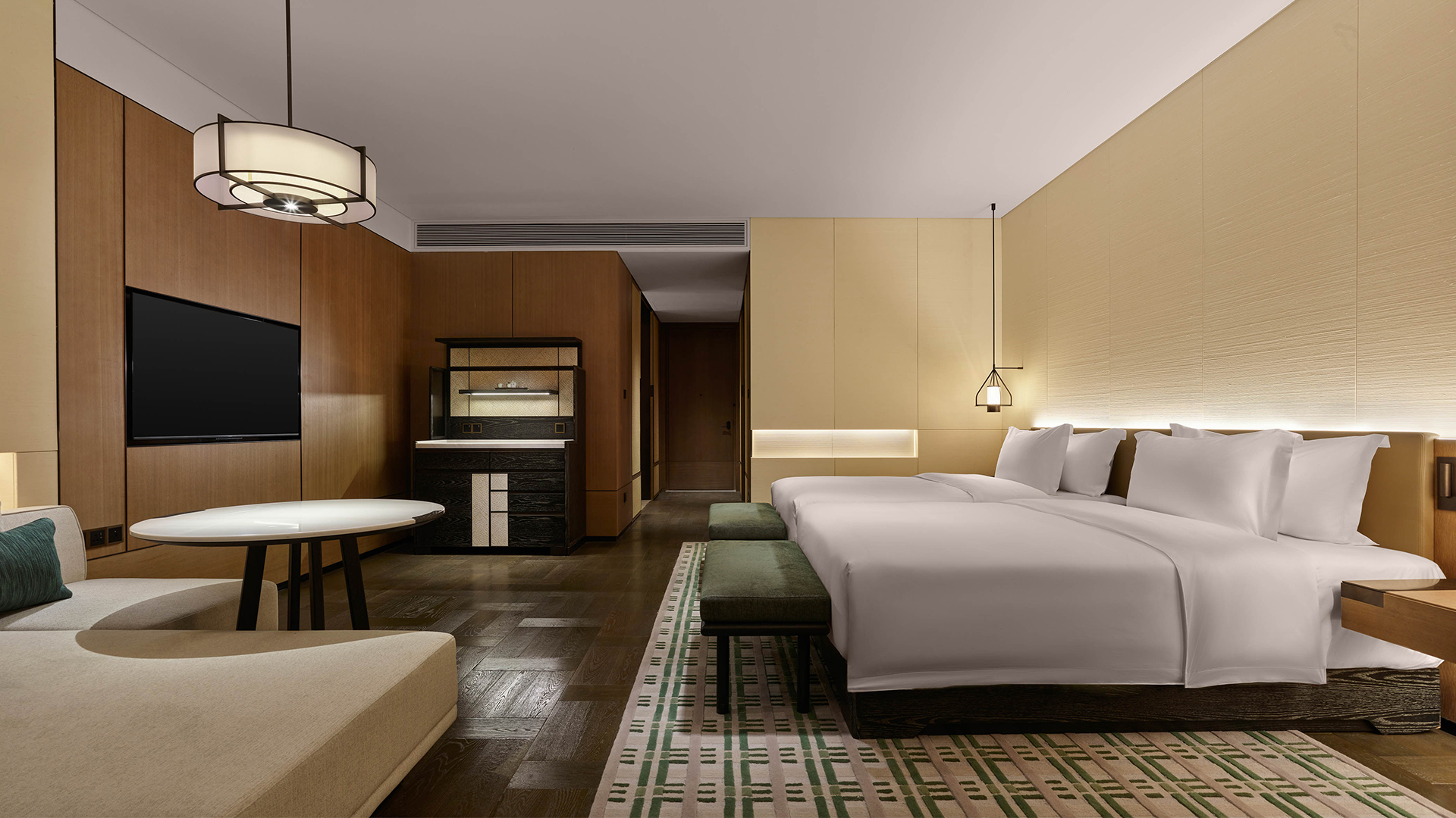 Hillside&LakesideViewBalconyTwinBedroom