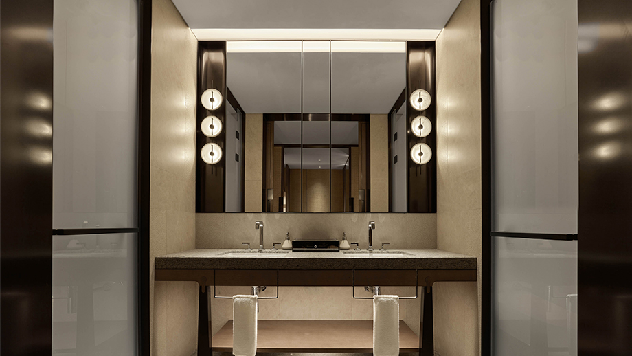 Hillside&LakesideViewBedroom-Bathroom