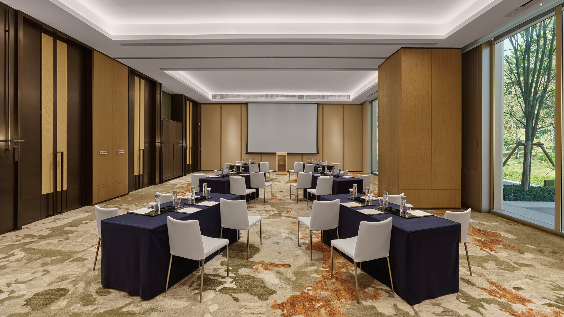 MeetingRoom-FishBone