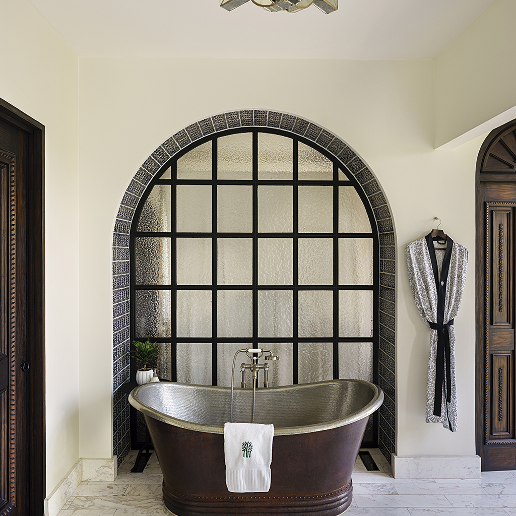 Puebla suite bathroom
