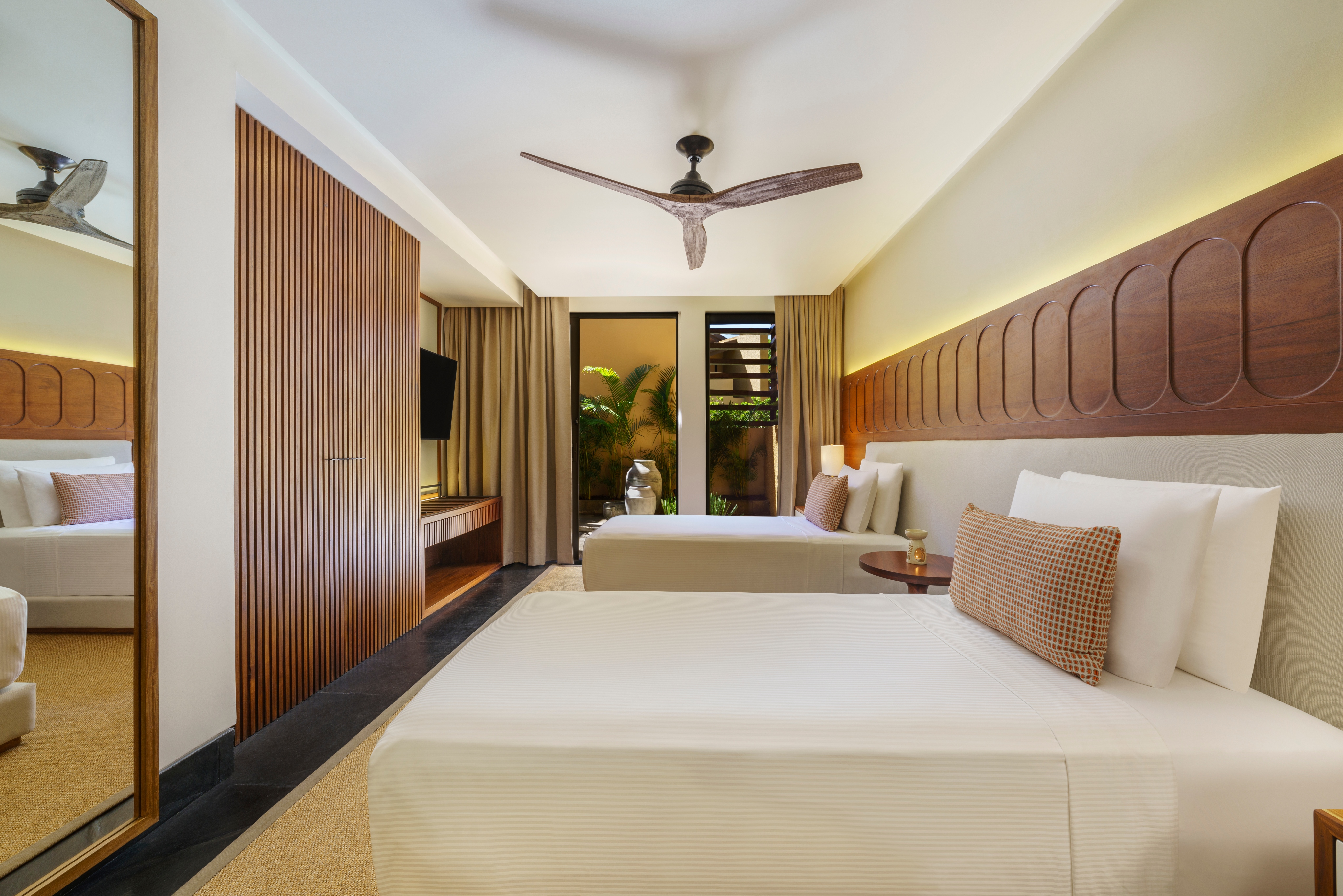 BTMXMY_THREE_BEDROOM_FAMILY_RESIDENCE_SECONDARY_BEDROOM_QUEEN