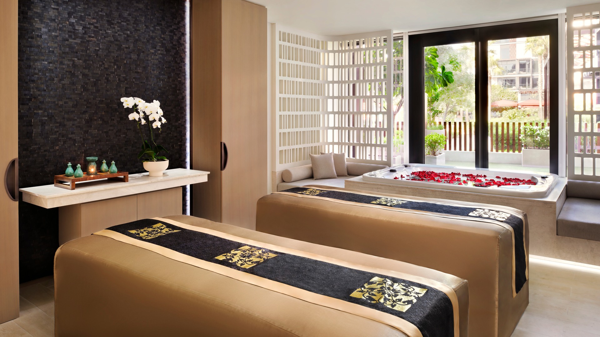 Massage tables at Banyan Tree Spa Dubai