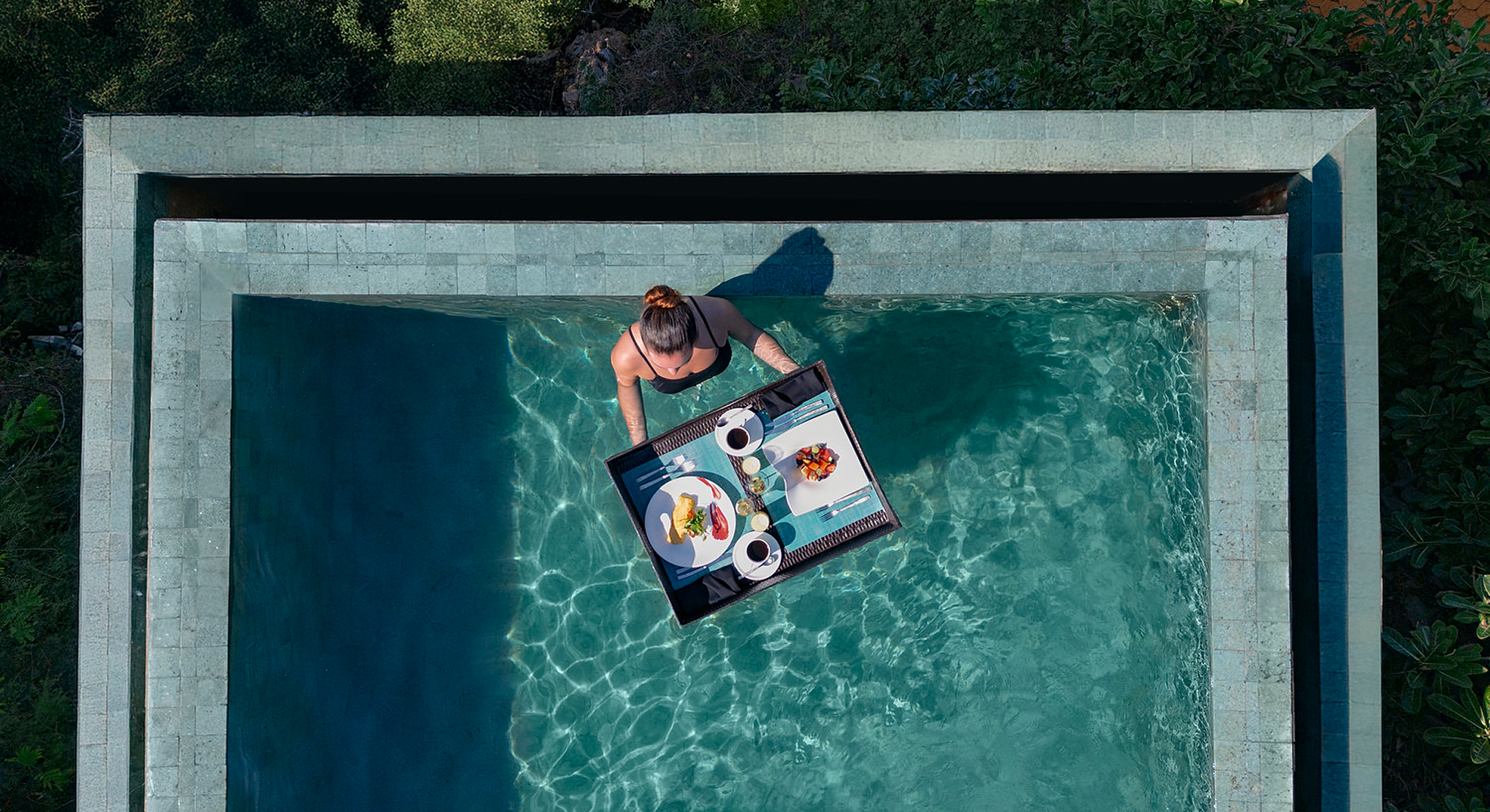 In-villa dining Floating breakfast