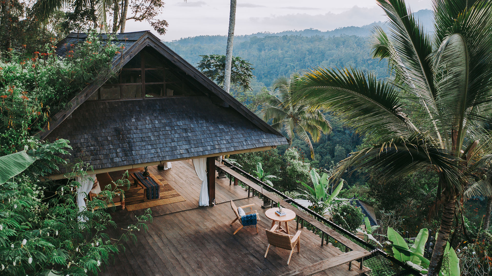 Banyan Tree Escape, Buahan