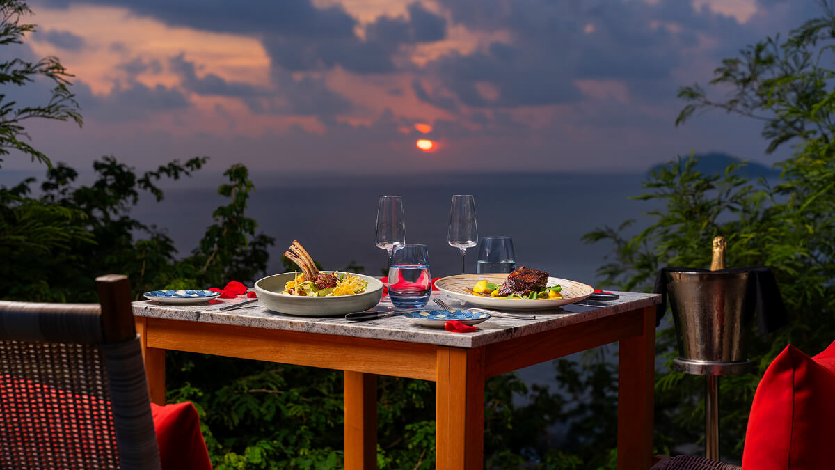 Romantic dining with stunning views to Cabo Marqués Bay