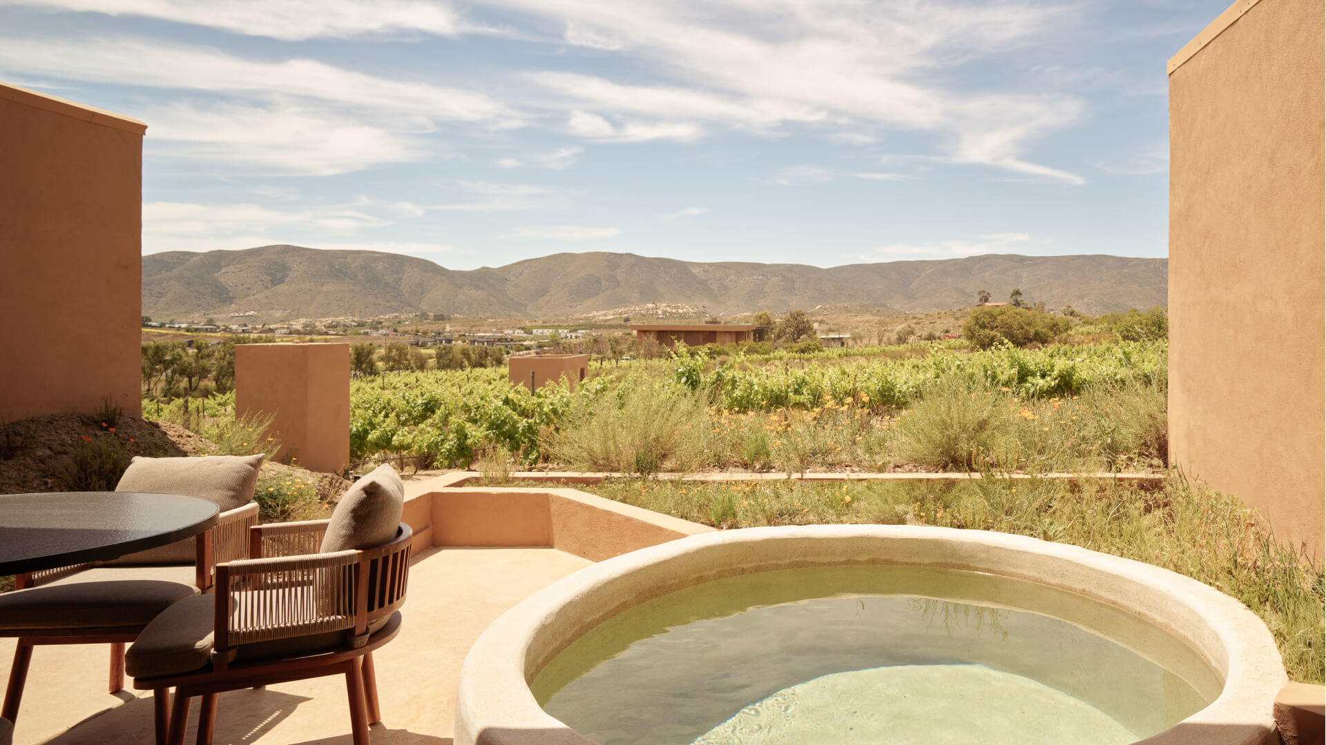 bt-veyavg-accommodations-harmony-serenity-pool-king-suite-06