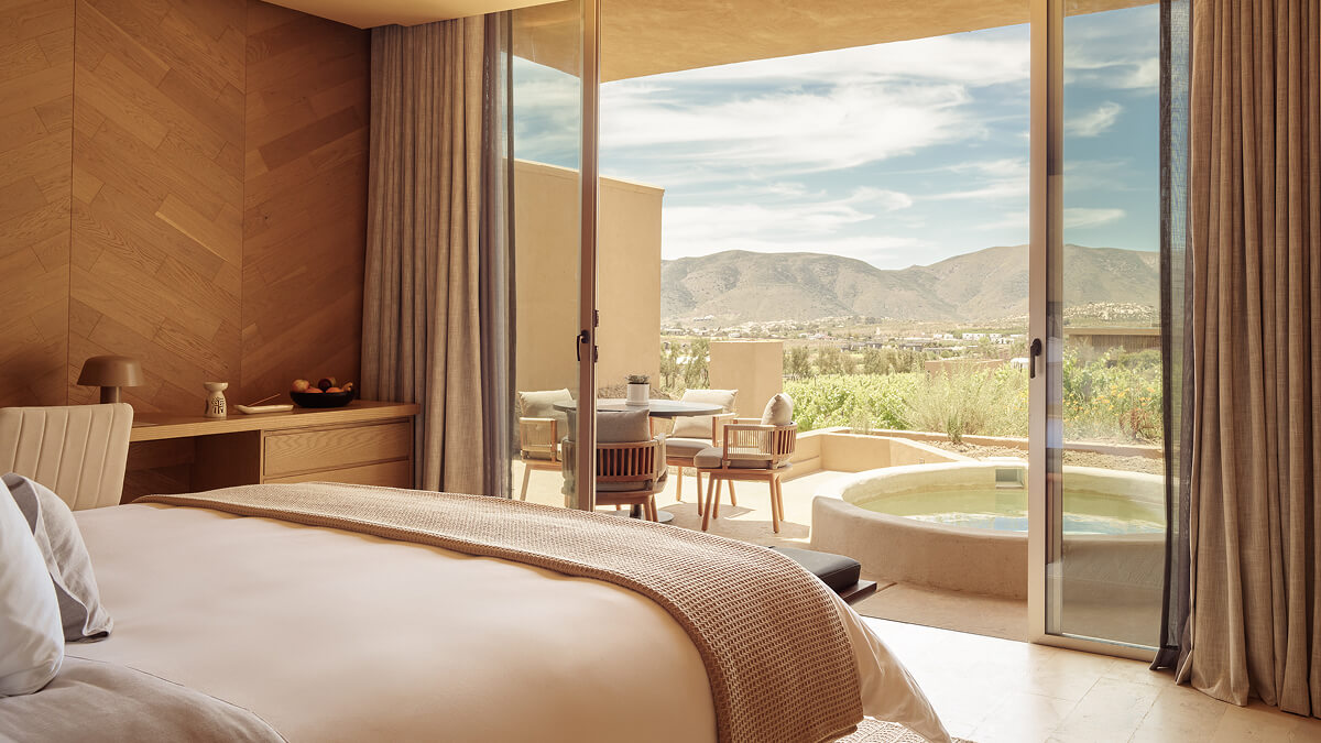 bt-veyavg-accommodations-harmony-serenity-pool-king-suite