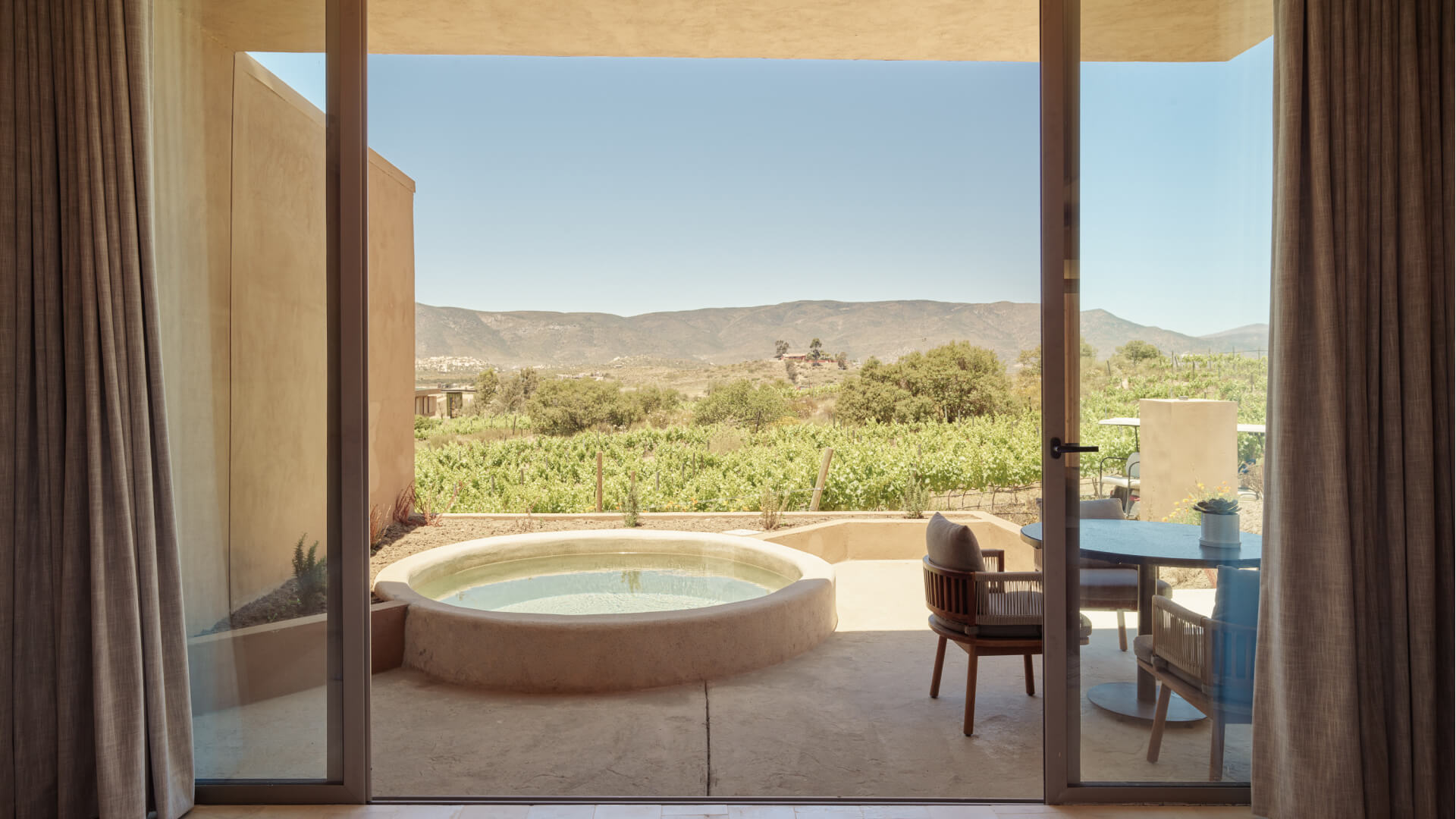 bt-veyavg-accommodations-harmony-serenity-pool-twin-suite-02