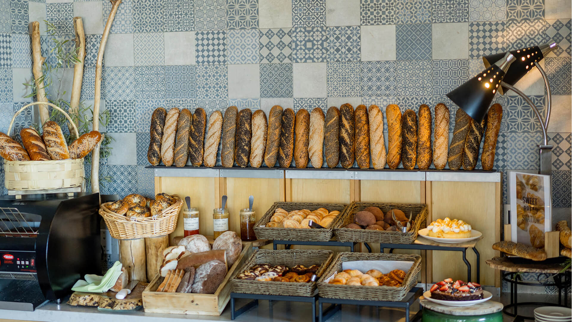 bt-veyavg-dining-aldea